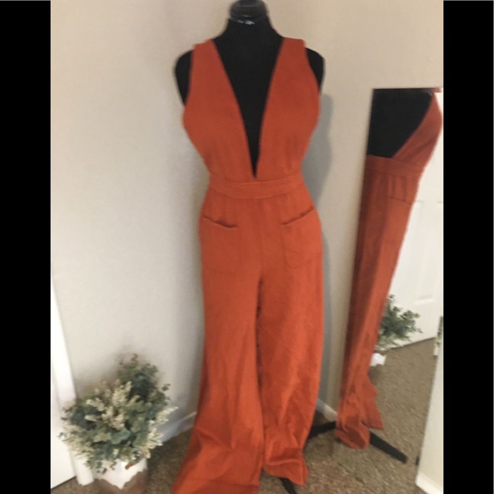 Adorable Doll House Orange Jumpsuit 🍊